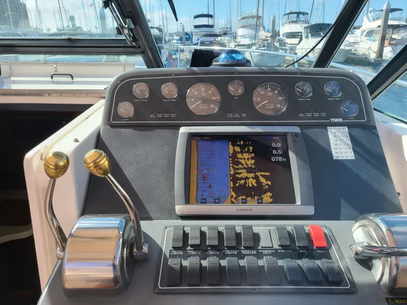 Slide: The Image of Tiara 2900 Open 2001 - 7