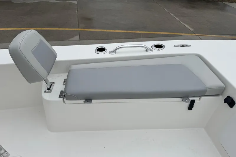 Slide: The Image of Bay Rider 2260 FS 2026 - 10