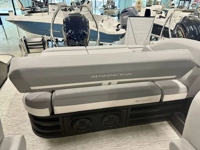 Slide: The Image of Bennington M Swingback 24 MSB 2026 - 7