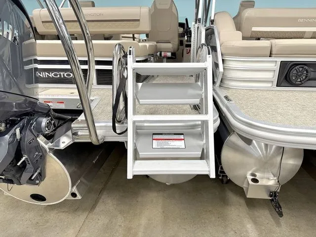 Slide: The Image of Bennington S Swingback 22 SSB 2026 - 9