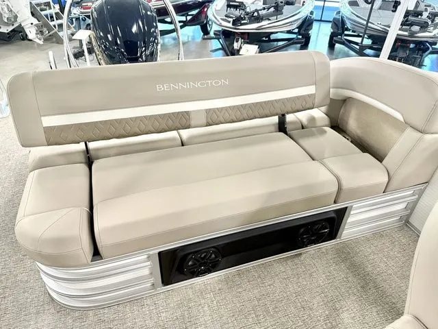 Slide: The Image of Bennington M Swingback 22 MSB 2026 - 11