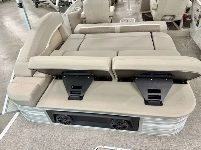 Slide: The Image of Bennington M Swingback 22 MSB 2026 - 4