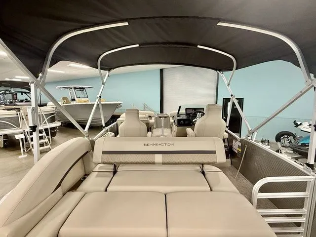 Slide: The Image of Bennington M Swingback 22 MSB 2026 - 3