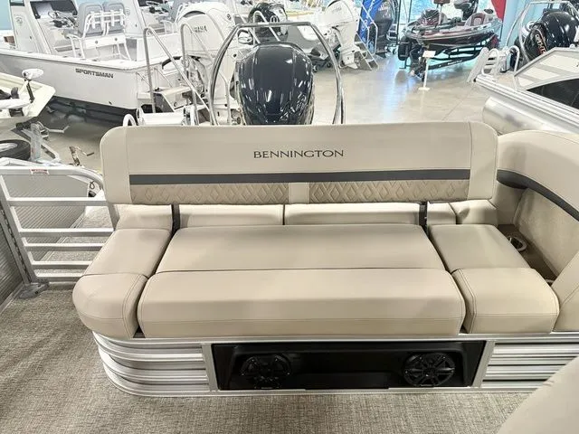 Slide: The Image of Bennington M Swingback 22 MSB 2026 - 4