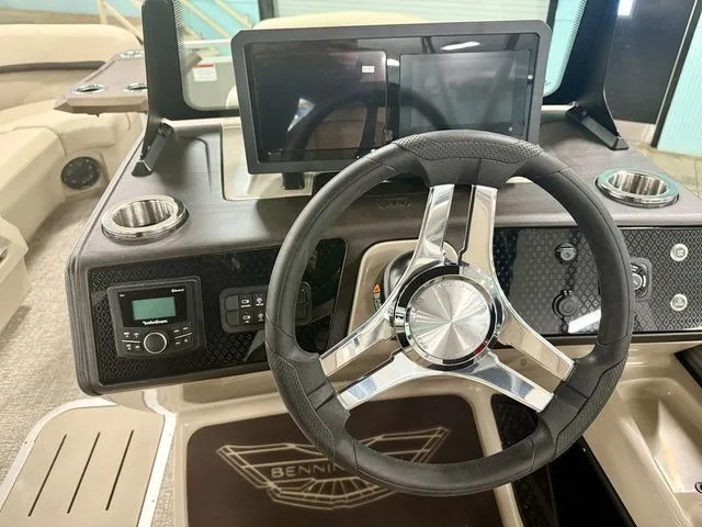 Slide: The Image of Bennington M Swingback 22 MSB 2026 - 7