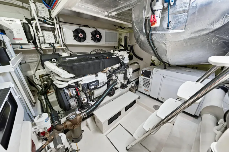 Slide: The Image of Riviera 5400 Sport Yacht 2022 - 89