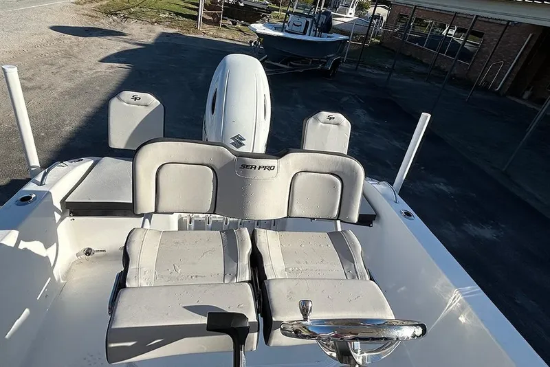 Slide: The Image of 2026 Sea Pro 202 Center Console boat with Suzuki engine, featuring comfortable seating. - 43