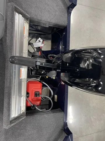 Slide: The Image of Tracker Super Guide V 16 T 2026 - 16