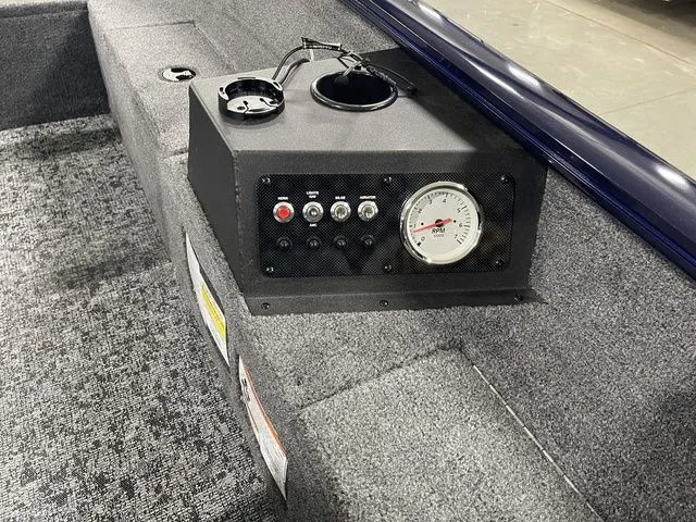 Slide: The Image of Tracker Super Guide V 16 T 2026 - 17