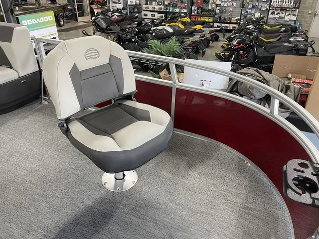 Slide: The Image of Sun Tracker Bass Buggy 16 XL Select 2026 - 12