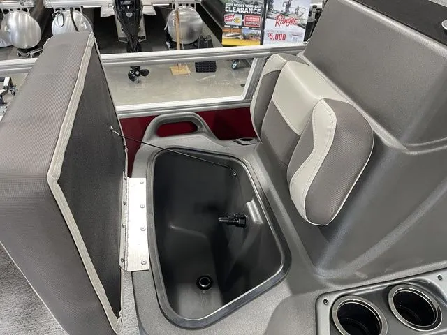 Slide: The Image of Sun Tracker Bass Buggy 16 XL Select 2026 - 16