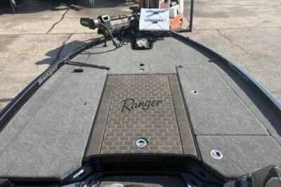 Slide: The Image of 2025 Ranger Z520R boat deck with logo, featuring advanced fishing equipment. - 11