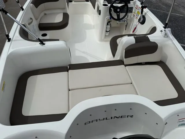 Slide: The Image of Bayliner Element E16 2021 - 10