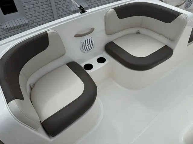 Slide: The Image of Bayliner Element E16 2021 - 12