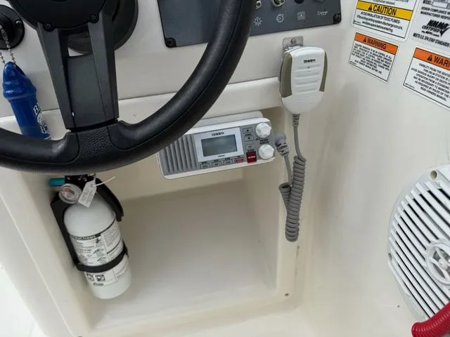 Slide: The Image of Bayliner Element E16 2021 - 14