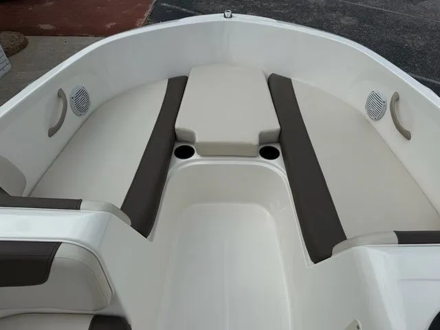 Slide: The Image of Bayliner Element E16 2021 - 16