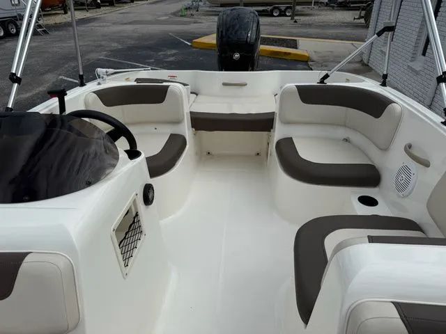 Slide: The Image of Bayliner Element E16 2021 - 17