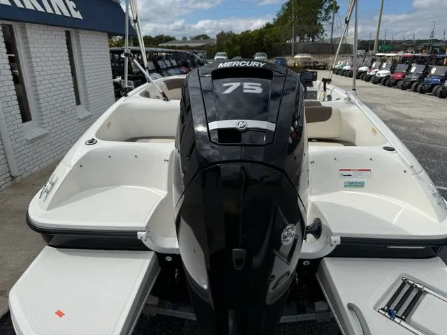 Slide: The Image of Bayliner Element E16 2021 - 5