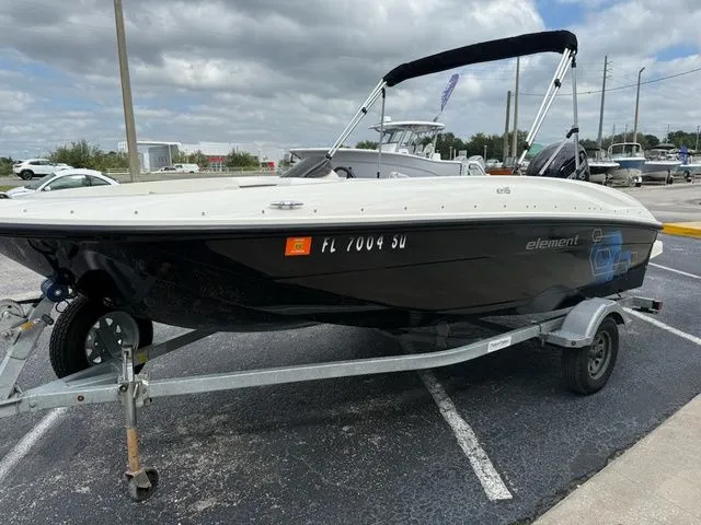 Slide: The Image of Bayliner Element E16 2021 - 9