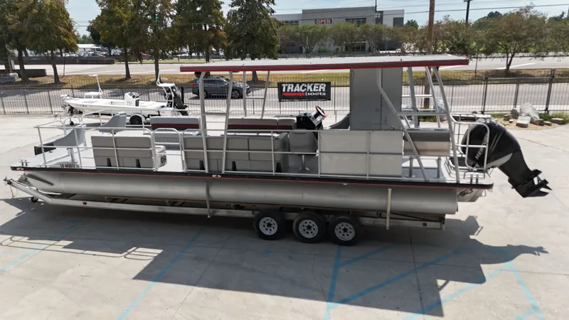 Slide: The Image of Custom 32 Tri Toon 2012 - 15