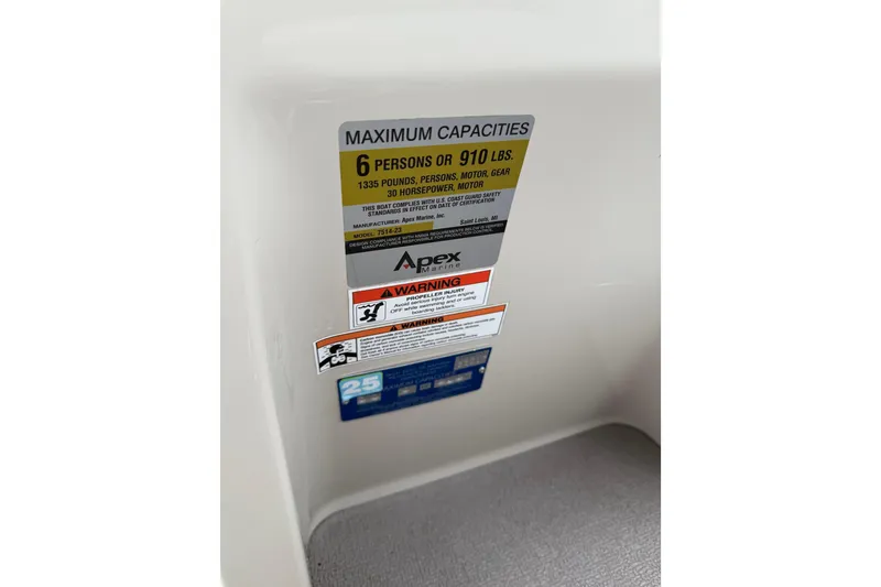 Slide: The Image of Capacity label on 2016 Qwest Adventure 7514 Cruise Deluxe boat, max 6 persons or 910 lbs. - 8