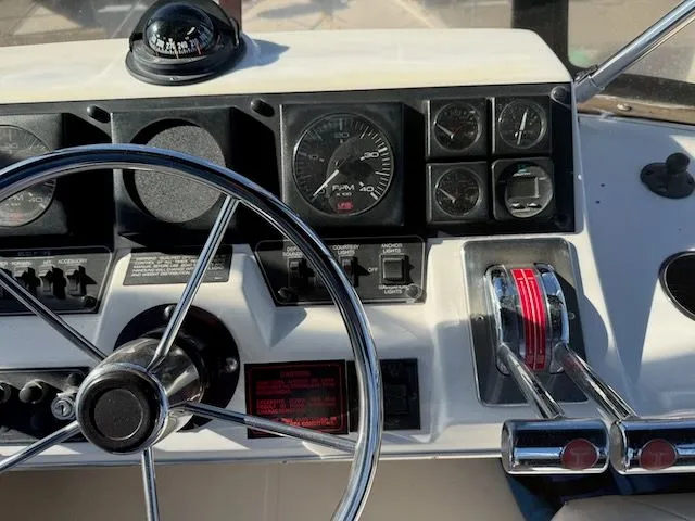 Slide: The Image of Bayliner 3288 Motoryacht 1995 - 12