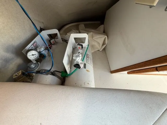 Slide: The Image of Bayliner 3288 Motoryacht 1995 - 16