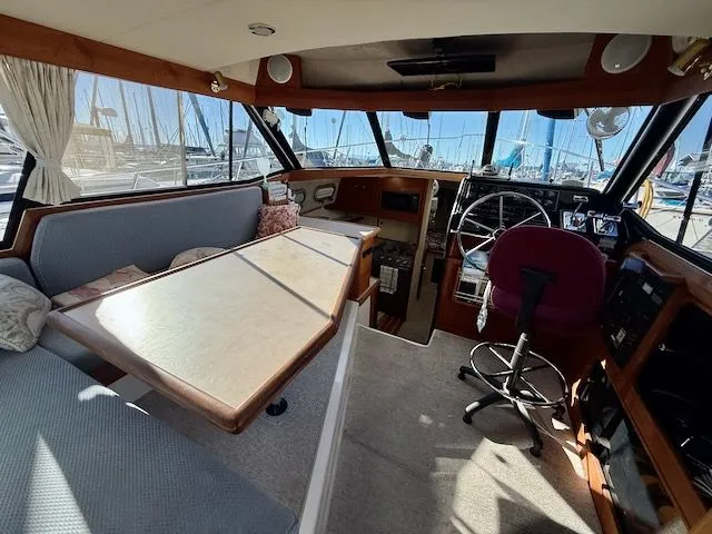 Slide: The Image of Bayliner 3288 Motoryacht 1995 - 22