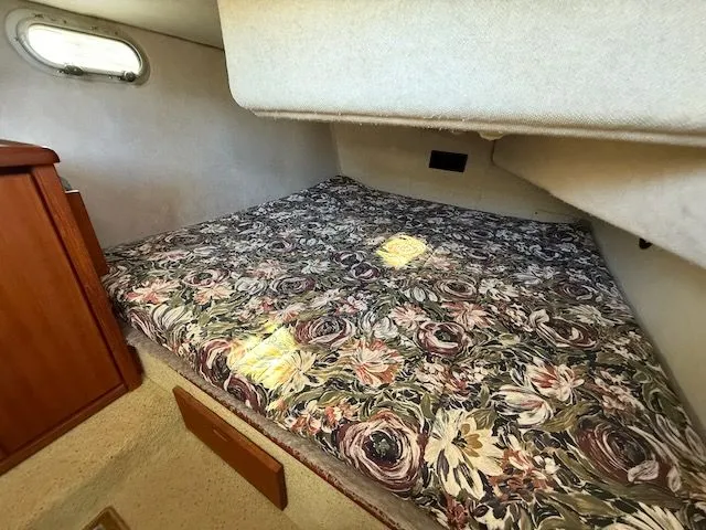 Slide: The Image of Bayliner 3288 Motoryacht 1995 - 25