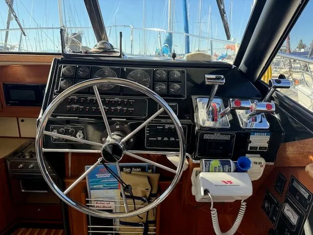 Slide: The Image of Bayliner 3288 Motoryacht 1995 - 29