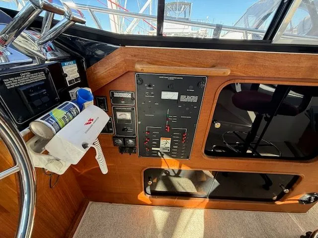 Slide: The Image of Bayliner 3288 Motoryacht 1995 - 30