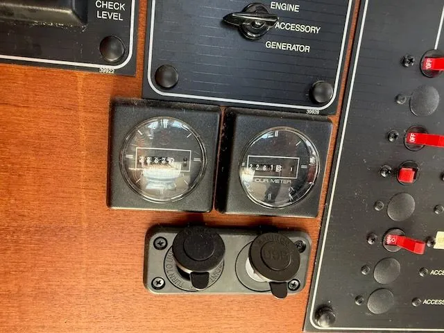 Slide: The Image of Bayliner 3288 Motoryacht 1995 - 32