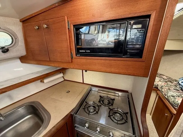 Slide: The Image of Bayliner 3288 Motoryacht 1995 - 34