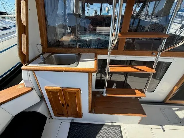 Slide: The Image of Bayliner 3288 Motoryacht 1995 - 5