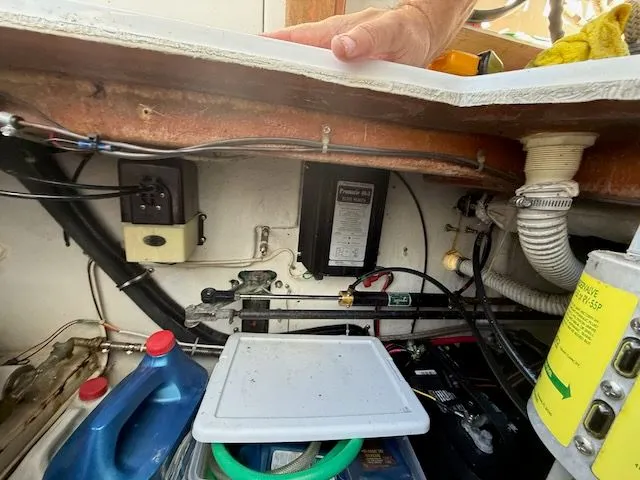 Slide: The Image of Bayliner 3288 Motoryacht 1995 - 50