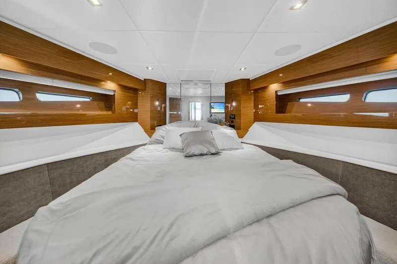 Slide: The Image of Luxurious bedroom interior of 2020 Cruisers Yachts 50 Cantius with modern design. - 39