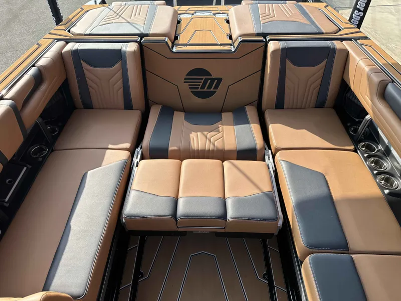 Slide: The Image of Malibu Wakesetter 25 LSV 2026 - 12
