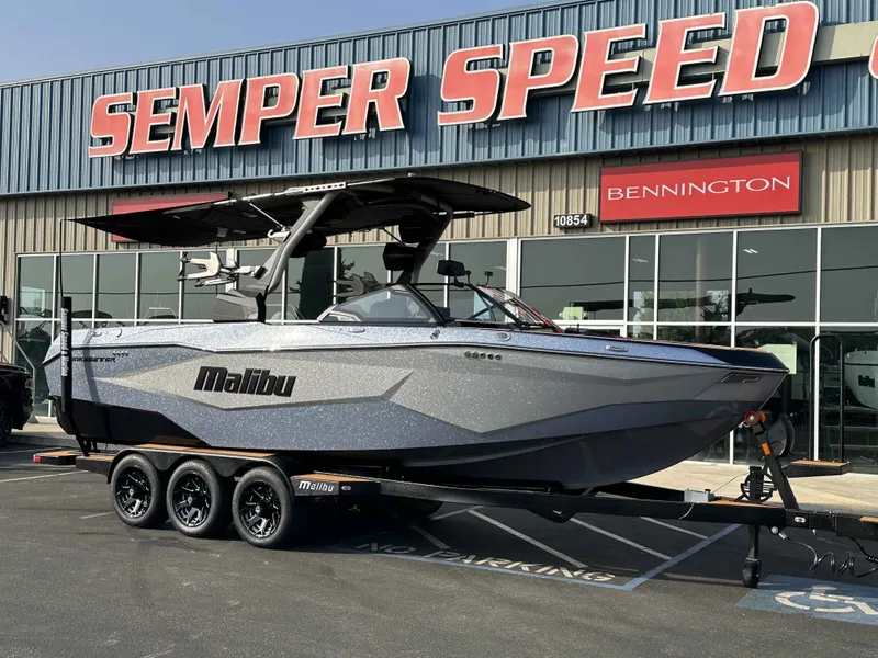 Slide: The Image of Malibu Wakesetter 25 LSV 2026 - 4