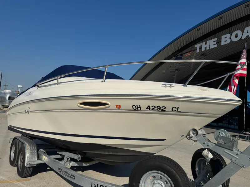 Slide: The Image of Sea Ray 215 Express Cruiser 1997 - 10