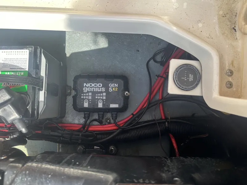 Slide: The Image of Sea Ray 215 Express Cruiser 1997 - 13