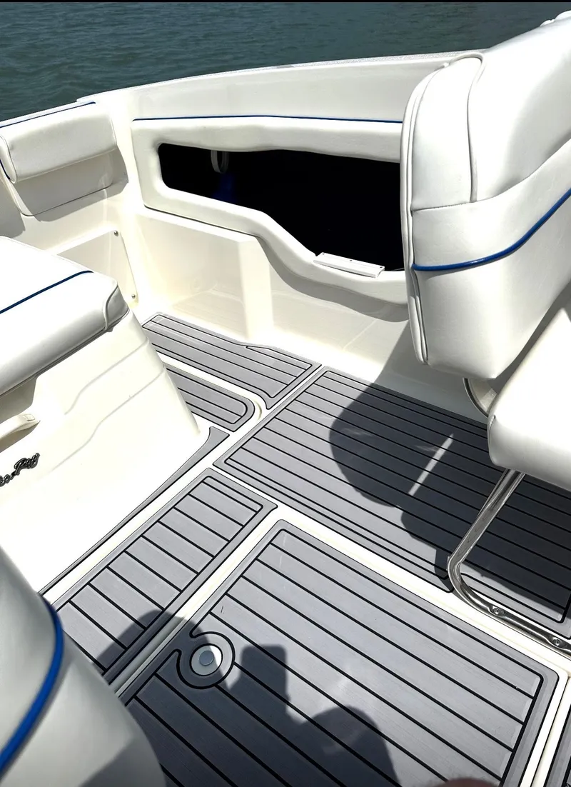 Slide: The Image of Sea Ray 215 Express Cruiser 1997 - 5