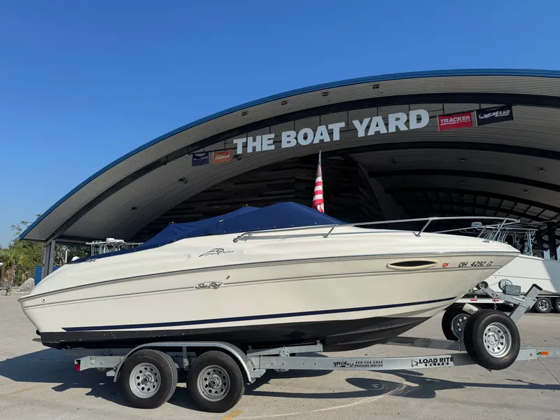 Slide: The Image of Sea Ray 215 Express Cruiser 1997 - 7