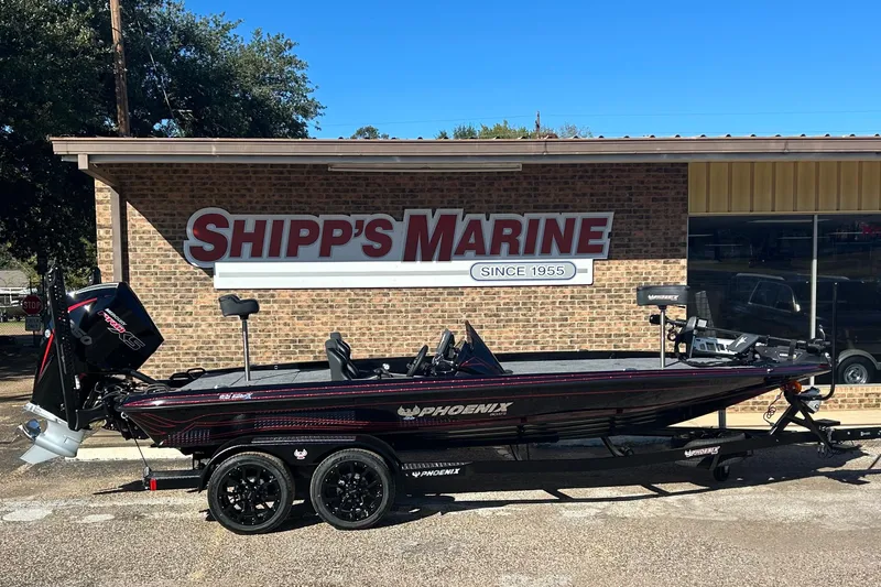 The Image of 2026 Phoenix 921 Elite X boat at Shipp's Marine dealership. - 1