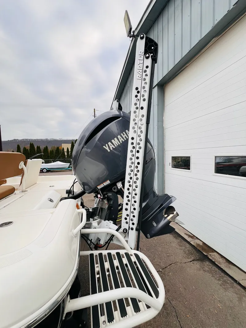 Slide: The Image of Skeeter SX 2550 Family 2024 - 10