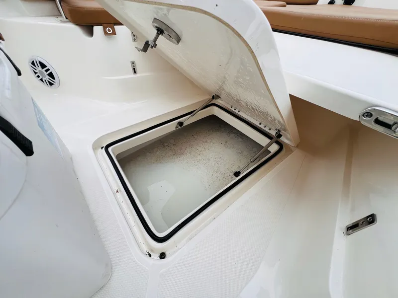 Slide: The Image of Skeeter SX 2550 Family 2024 - 13