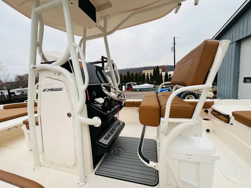 Slide: The Image of Skeeter SX 2550 Family 2024 - 15