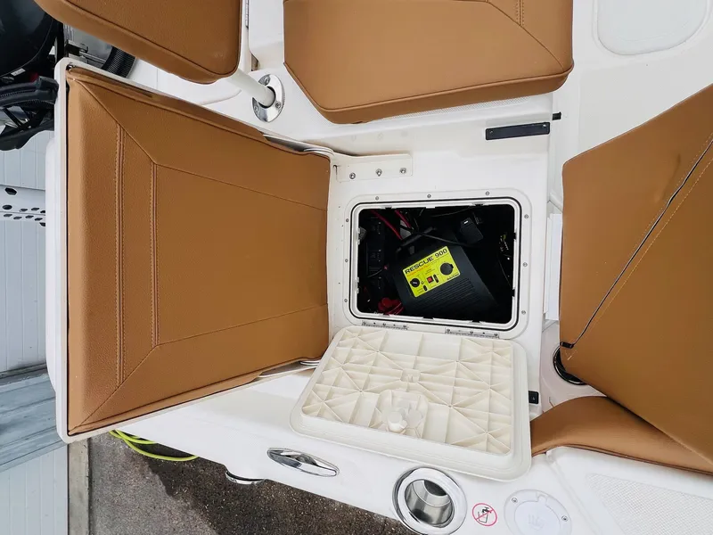 Slide: The Image of Skeeter SX 2550 Family 2024 - 24