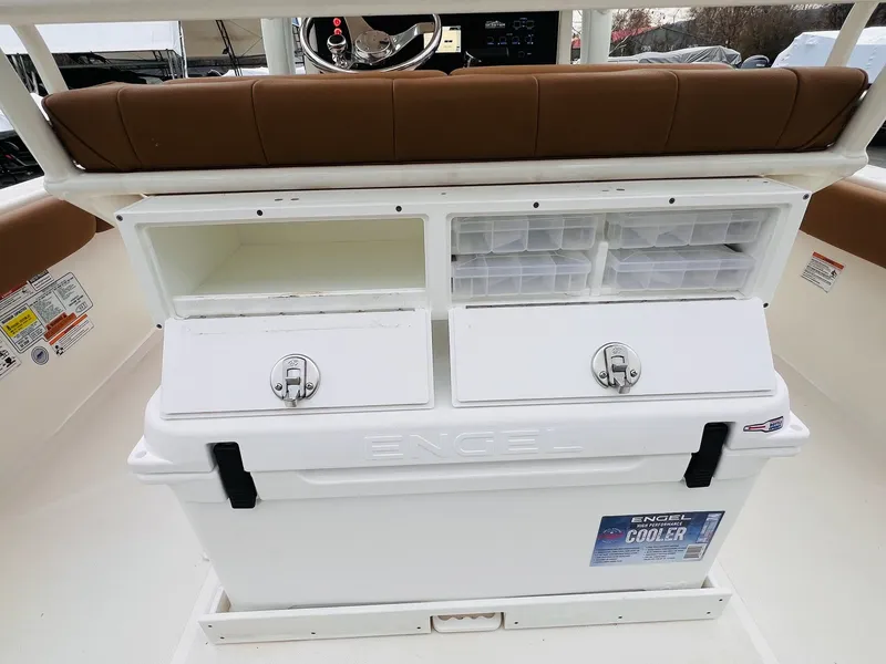 Slide: The Image of Skeeter SX 2550 Family 2024 - 25