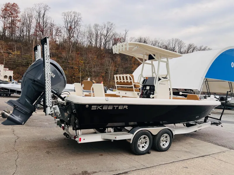 Slide: The Image of Skeeter SX 2550 Family 2024 - 38