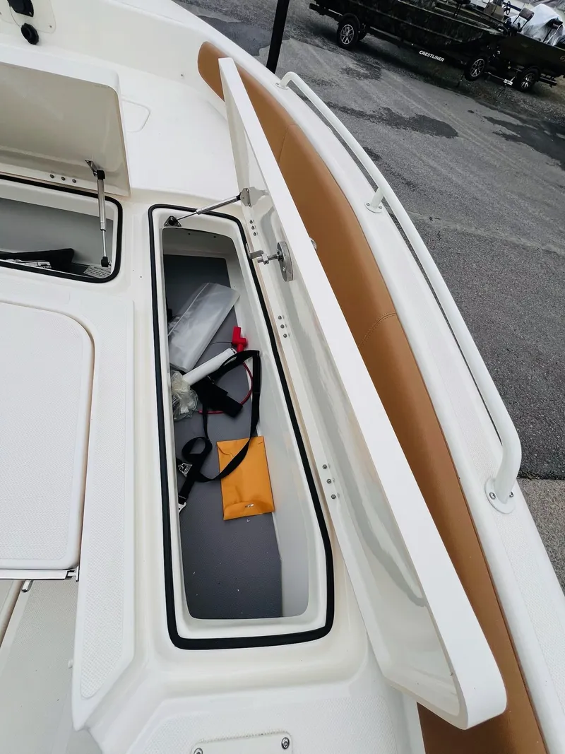 Slide: The Image of Skeeter SX 2550 Family 2024 - 50